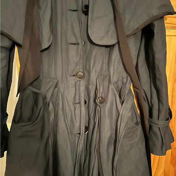 Designed trench coat - Picture 14 of 16